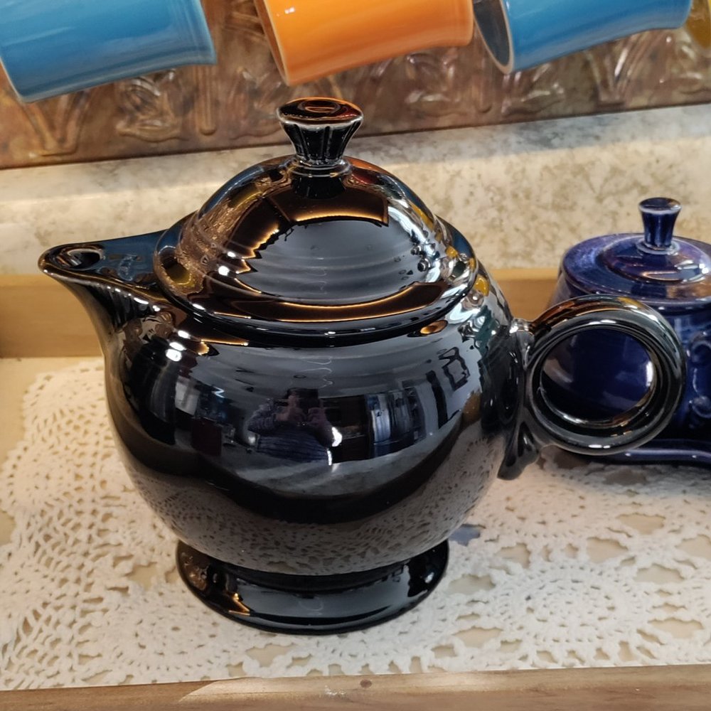 Fiesta Ware Teapots, 6 cup, with lid, Black